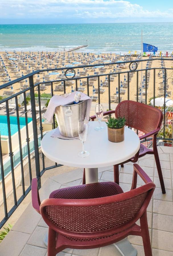 Hotel Manila Lido di Jesolo Exterior foto