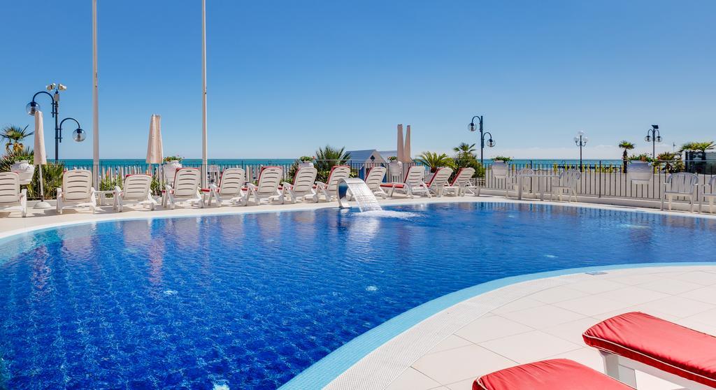 Hotel Manila Lido di Jesolo Exterior foto