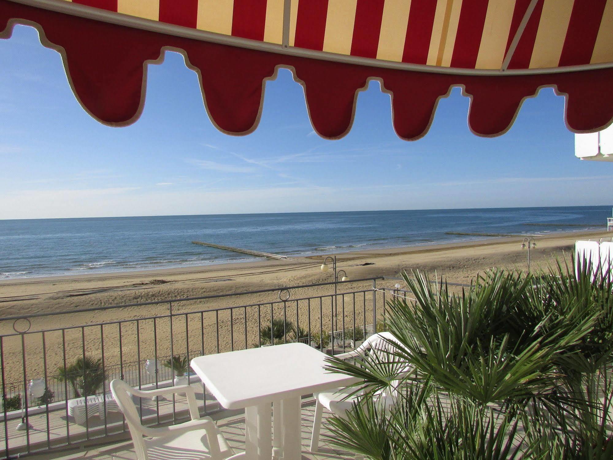 Hotel Manila Lido di Jesolo Exterior foto
